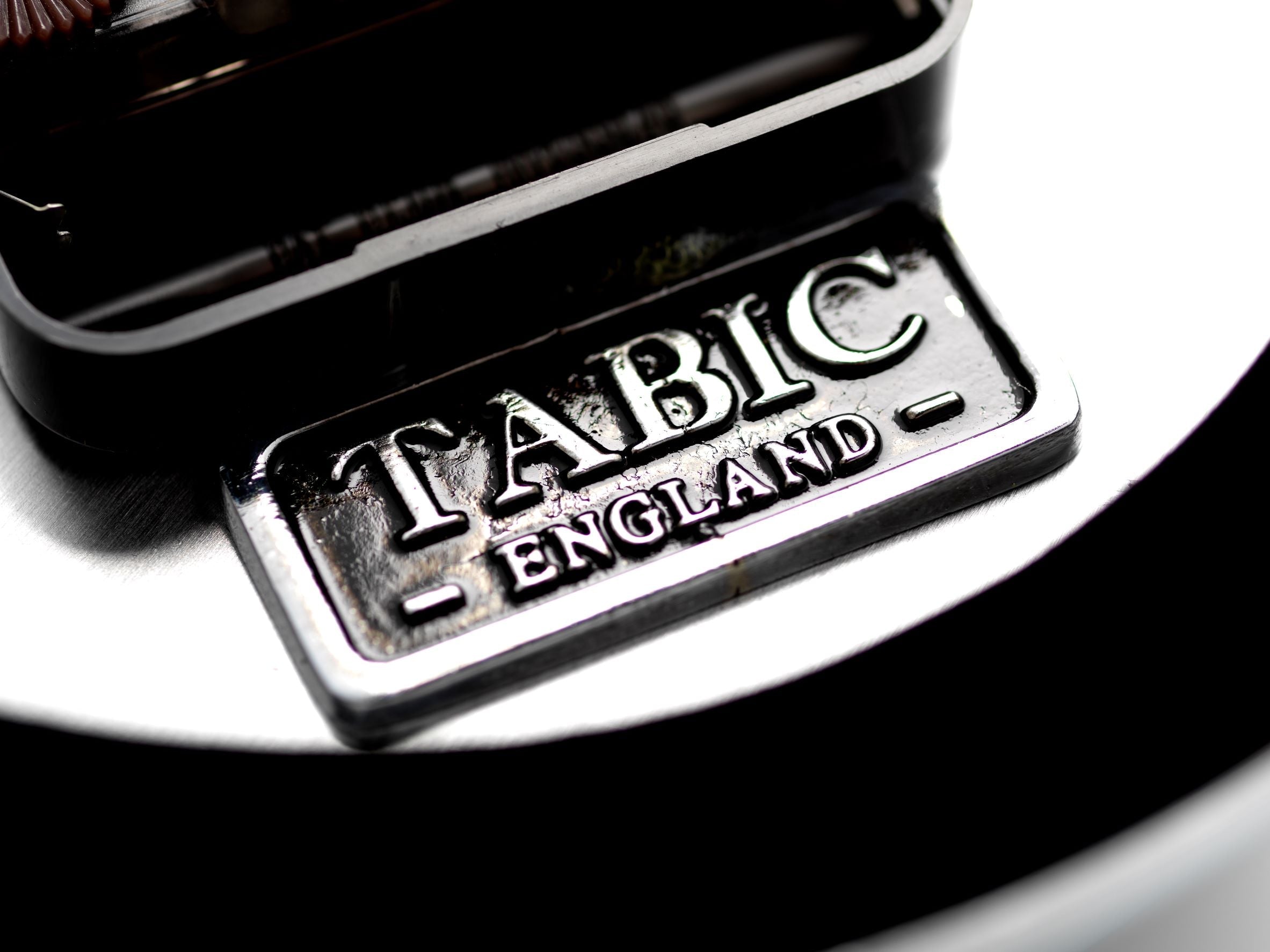 Prestige Chrome Moon Gardening Clock & Natural English Oak Mantle Mount